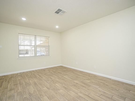5th image of 8119 Braes River Dr