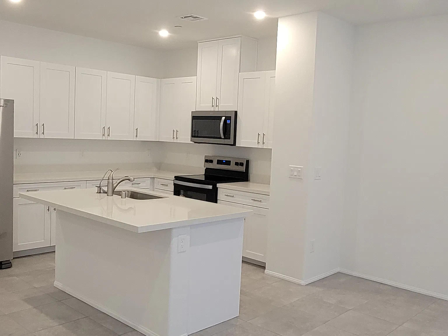 3 bed, 1371 sqft, $2,150 — Photo 3