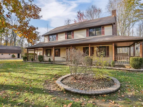 7440 Cedar St, Akron, NY 14001