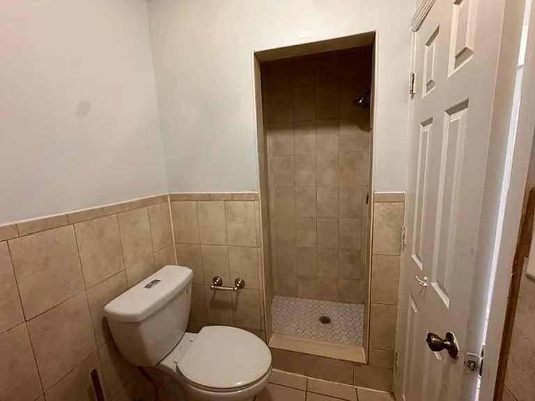 97 Waverly St #3R — Photo 9