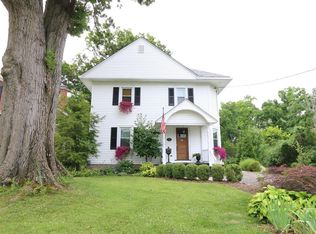 21 E Sharon Rd, Cincinnati, OH 45246