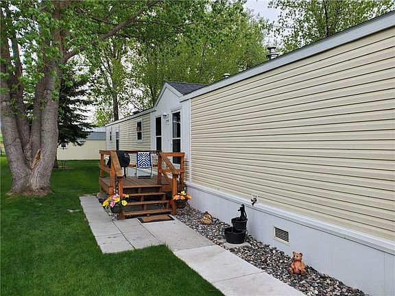 2nd image of 2718 Silverton St