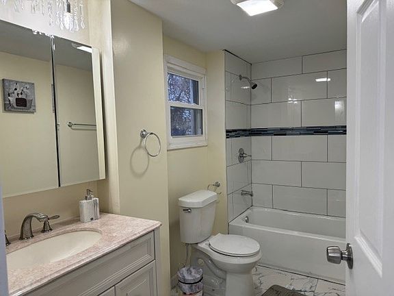 5th image of 326 E 22nd St