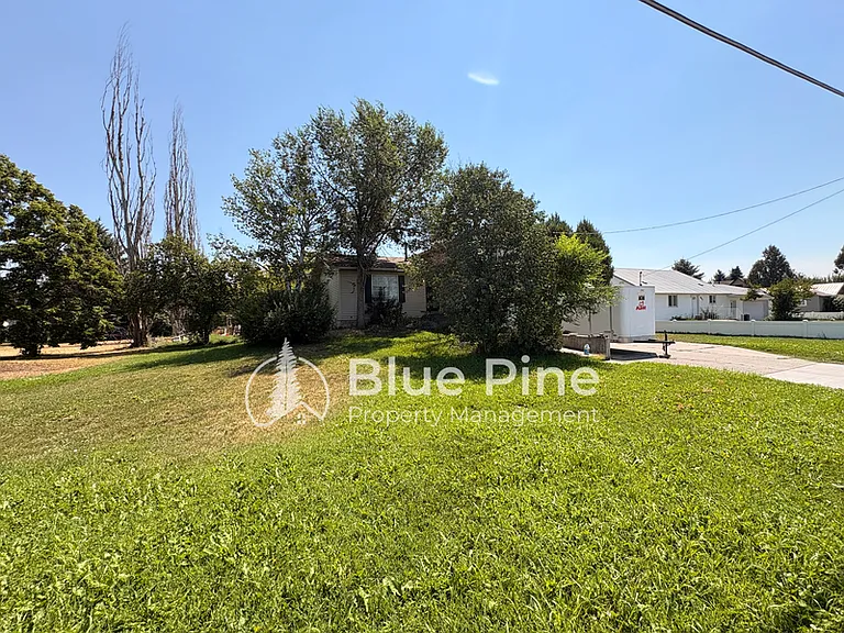635 S 5 W — Photo 2