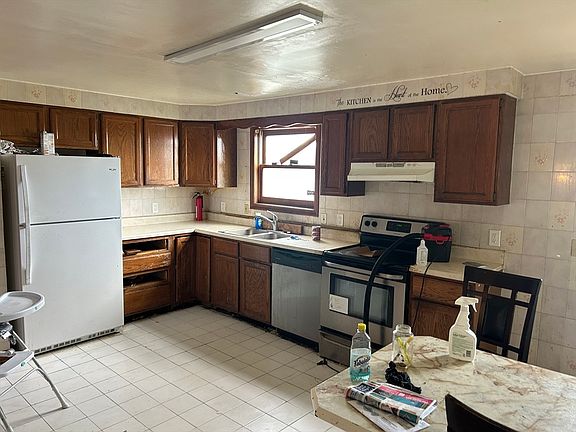 4th image of 15 Rockaway St #D