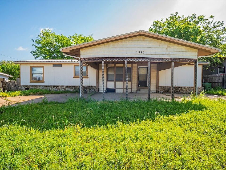 1st image of 1310 Honeysuckle Dr