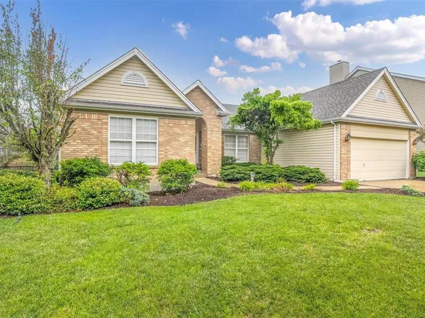 1004 Red Orchard Trl, O'Fallon, MO 63368