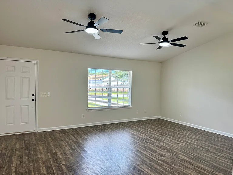 149 Aidan Ct — Photo 4