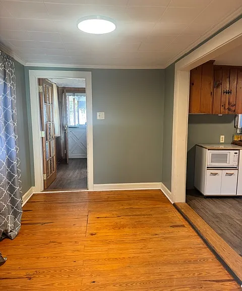 31 Queen Rd — Photo 17