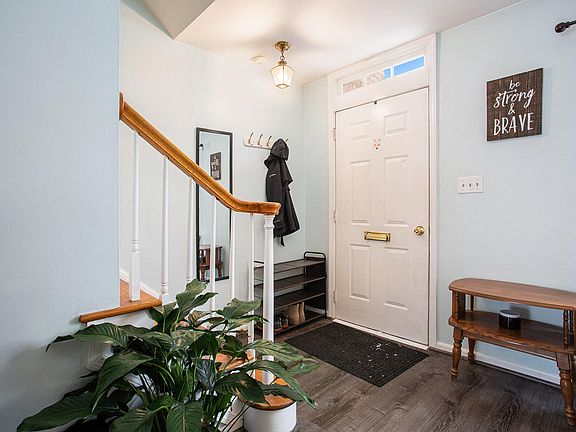 4th image of 2479 Abbington Dr SE