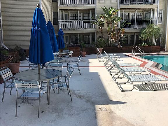 3rd image of 1000 W Horatio St APT 119