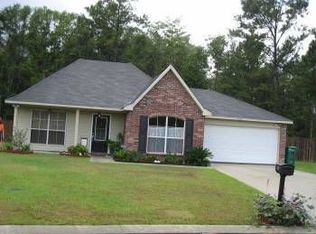 12301 Falconcrest Dr, Denham Springs, LA 70726