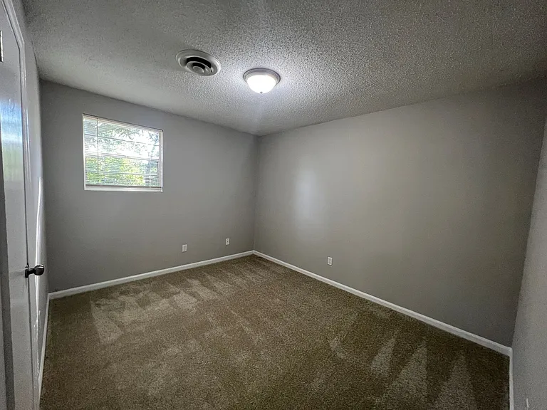 4120 Englewood Dr — Photo 15