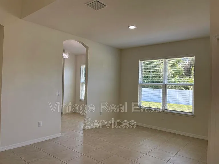 7905 Silver Clover Ct — Photo 4