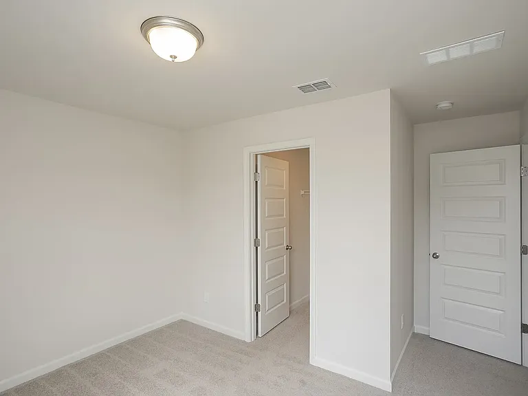 5401 Zinnia Ln E — Photo 12