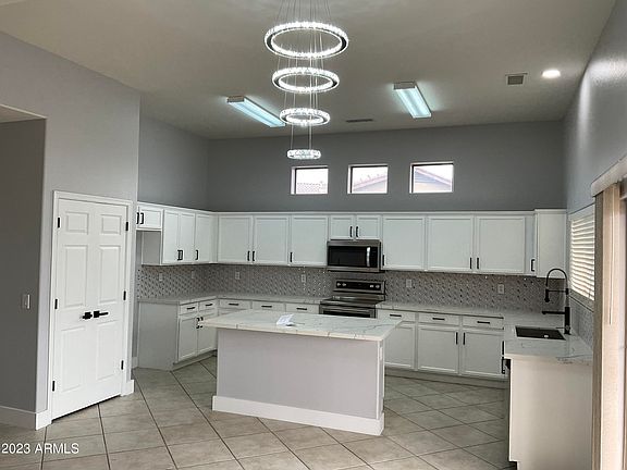 4th image of 5405 S 53RD Avenue