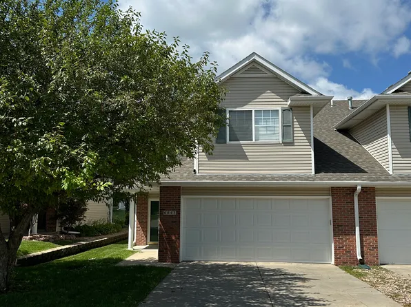 6843 S 90th St, Lincoln, NE 68526