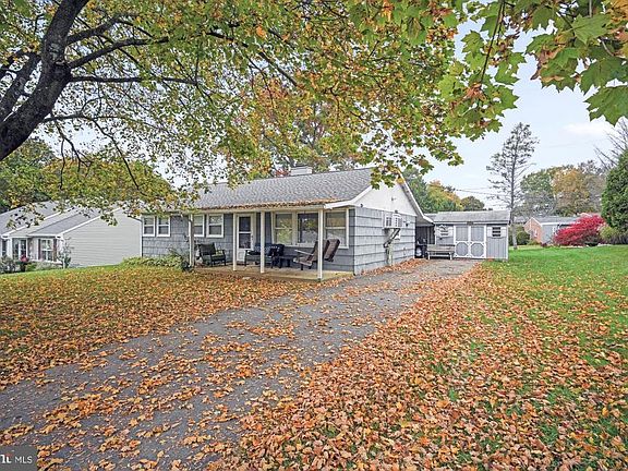 2nd image of 1923 Blue Ridge Dr