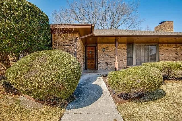 1st image of 2203 Glen Forest Ln