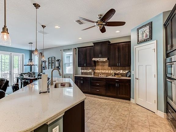 5th image of 11548 Chateaubriand Ave