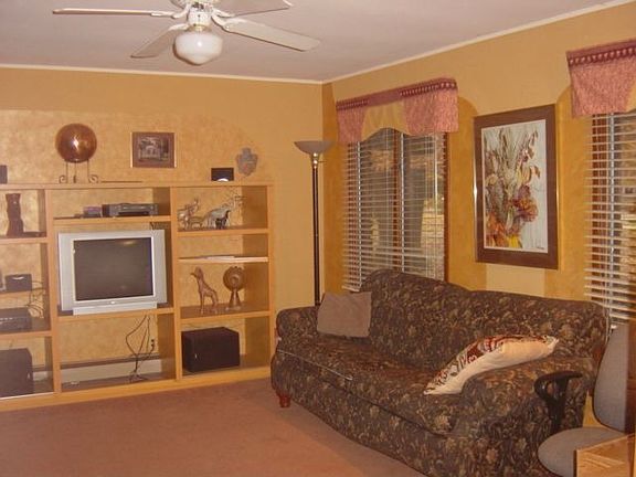 3rd image of 21644 Mayfield St