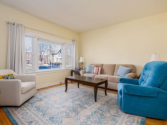 4th image of 526 N Lombard Ave