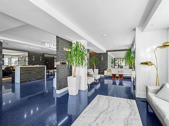 5th image of 4301 Collins Ave APT 404