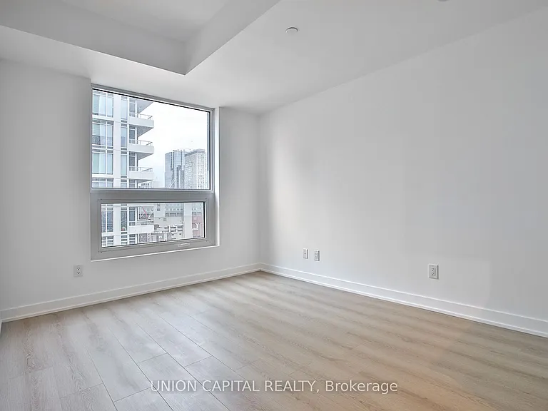 100 Queen St E #2312 — Photo 12