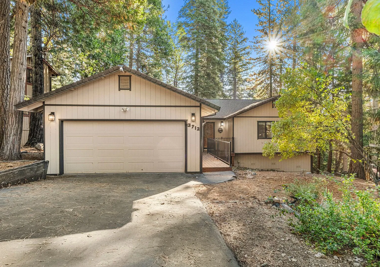 3-Bedroom Home with Forest Views in Pollock Pines — Photo 2