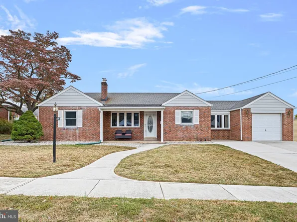 2413 Darnay Ln, Wilmington, DE 19808