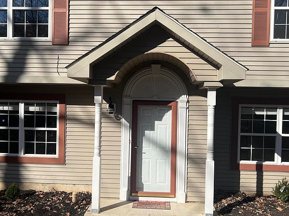 4th image of 7109 Pine Grove Dr