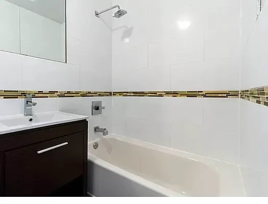 Rented by EXR | media 30