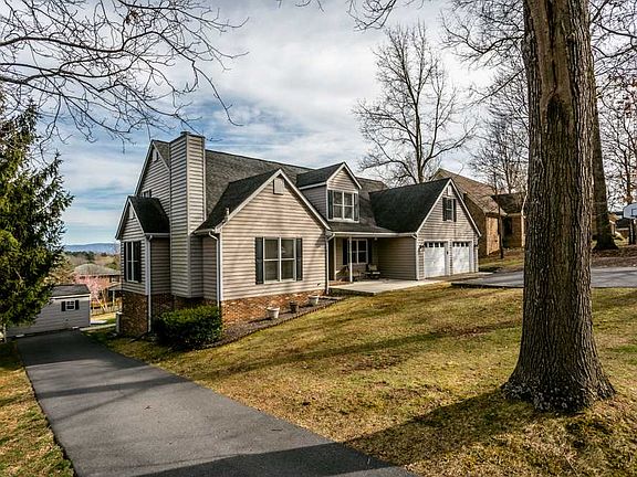 3rd image of 1250 Cumberland Dr