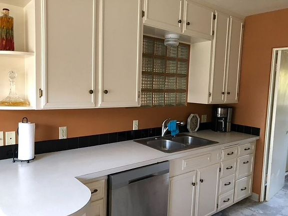 5th image of 1011 Bryant Ave