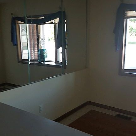 3rd image of 319 Heritage Way