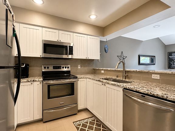 5th image of 321 SE Orchard Dr #1-27