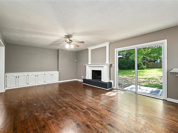 4th image of 12810 Oakland Ave