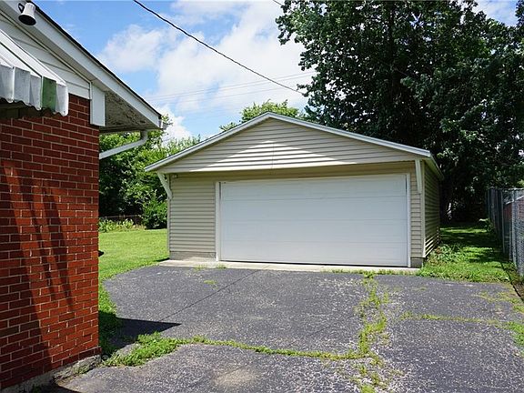 3rd image of 4120 Fleetwood Dr