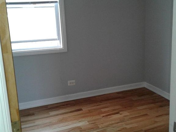 2nd image of 2142 N Kilbourn Ave #3