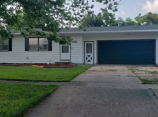 201 E Maple St, New Sharon, IA 50207