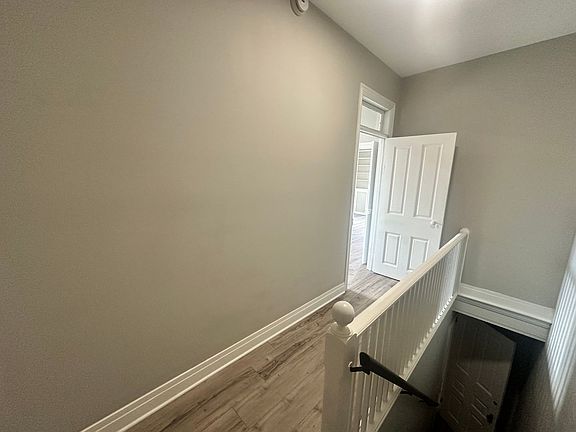 3rd image of 701 Walnut St #3