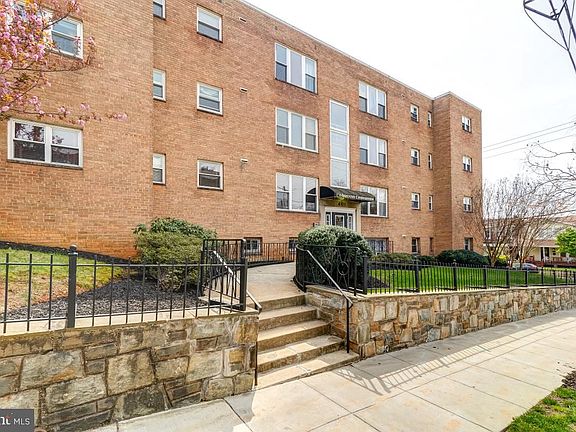 2nd image of 401 Evarts St NE APT 301