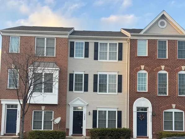 42880 Pamplin Ter, Chantilly, VA 20152