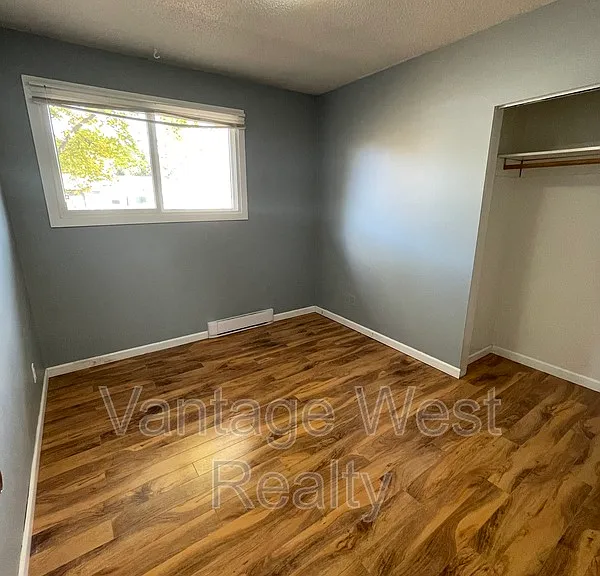 2433A Sexsmith Rd — Photo 12