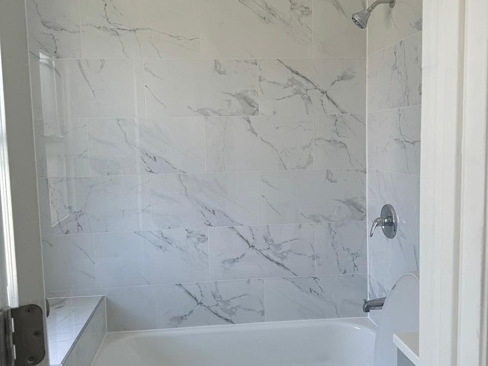 2nd image of 647 Barnum Ave Unit 3