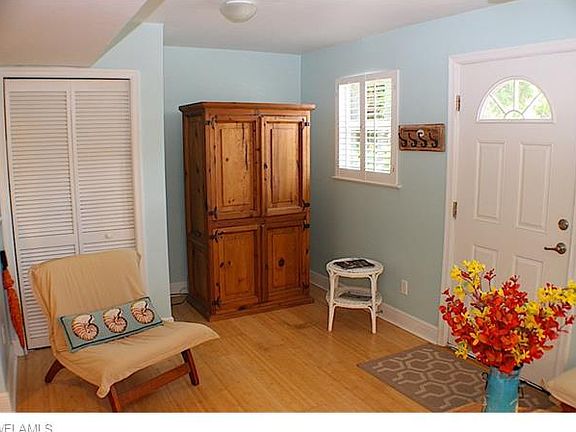 4th image of 340 E Gulf Dr