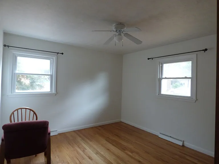 1327 Aspen St — Photo 9