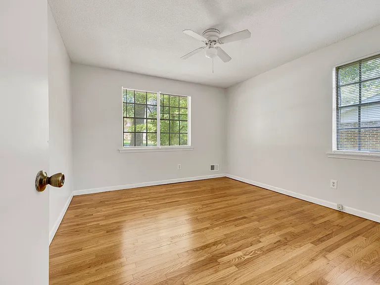 2900 Holt Dr — Photo 22