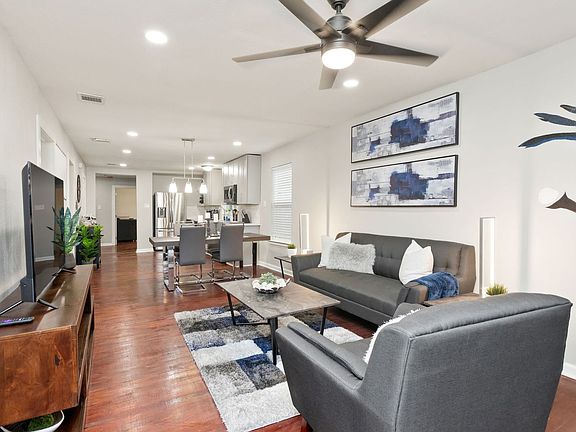 4th image of 412 Henry St