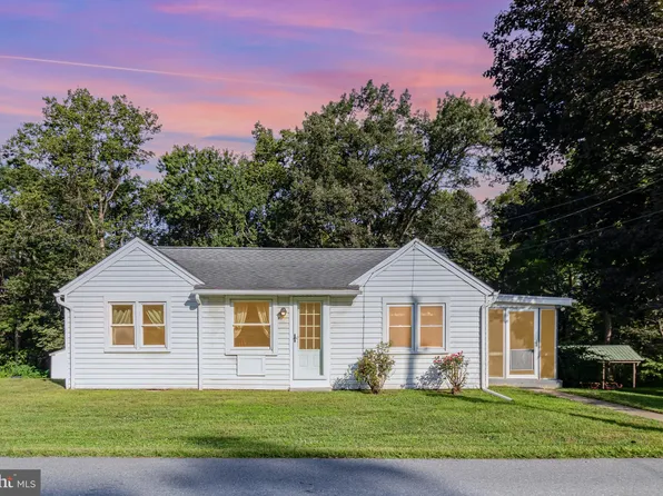 1228 Sagerville Rd, Bainbridge, PA 17502